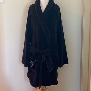 Excellent Used Condition~Woman’s Victoria’s Secret M~L Black 2 Pocket Soft Robe